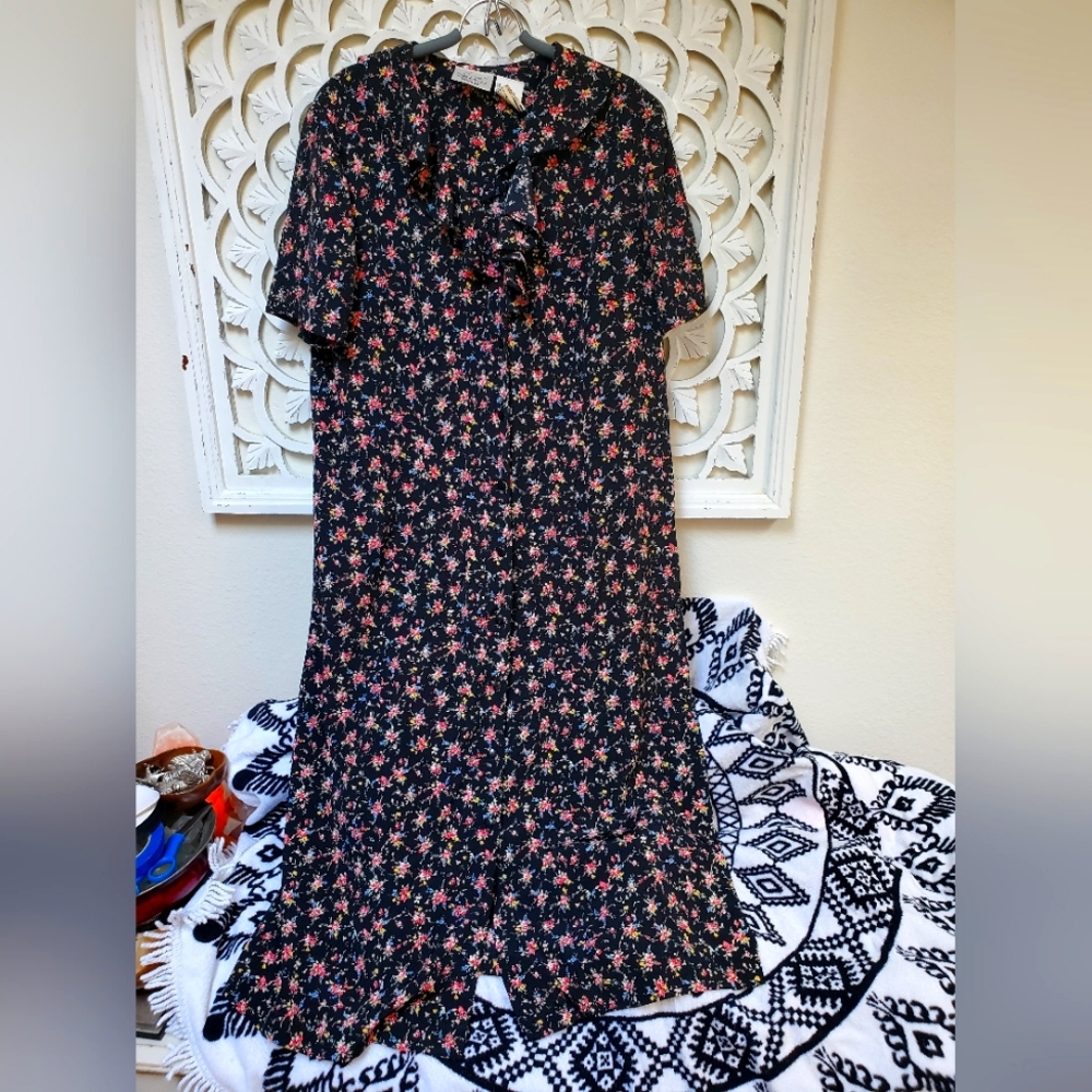 Vintage Floral Ruffle Midi Dress in Black and Pink